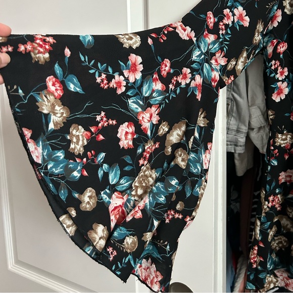 SOLD- Miley + Molly Floral V-Neck Wrap Blouse - Picture 3 of 7